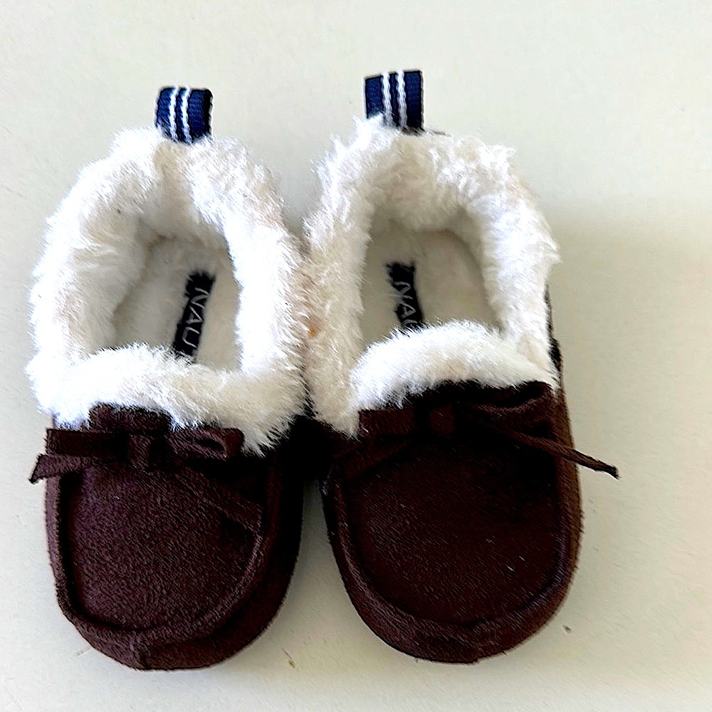 NWOT Nautica Brown Kids Moccasins with White Fur
